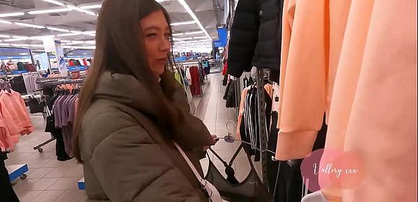 teen sucked cock in the fitting room